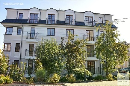 Prodej bytu 3+kk 119 m² Rumunská, Karlovy Vary - Drahovice