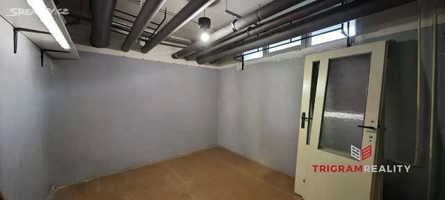 Pronájem skladového prostoru 23 m² třída Edvarda Beneše, Hradec Králové - Nový Hradec Králové