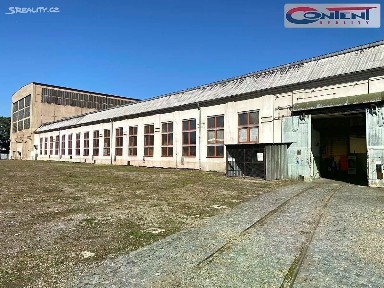 Hradec Králové, Kukleny, Pražská třída