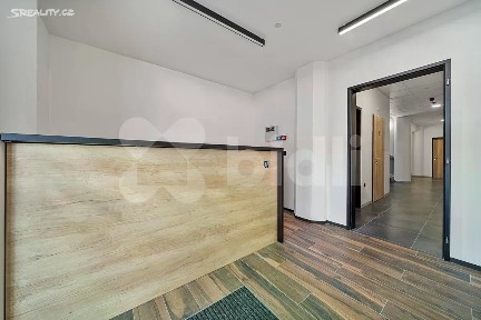 Hradec Králové, Kukleny, Pražská třída, 11