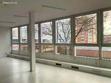 Pronájem obchodního prostoru 71 m² Štefánikova, Hradec Králové - Moravské Předměstí