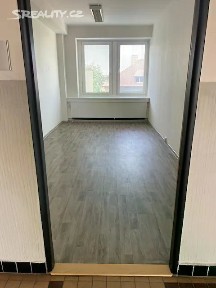 Pronájem kanceláře 35 m² Veverkova, Hradec Králové - Pražské Předměstí