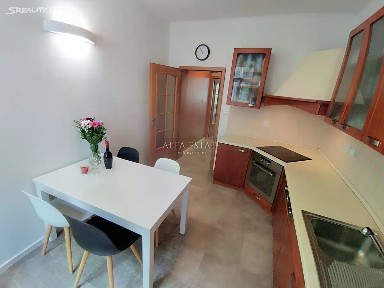 Karlovy Vary, Mariánskolázeňská, 33