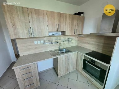 Pronájem bytu 3+1 68 m² Pod Břehem, Třinec - Staré Město
