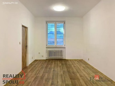 Pronájem bytu 1+1 40 m² Zámecký okruh, Opava - Předměstí