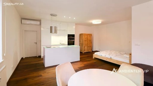 Pronájem bytu 1+kk 53 m² Kobližná, Brno - Brno-město