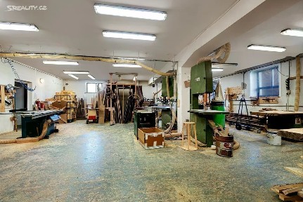 Prodej výrobní haly, prostoru 1100 m² Hrušová