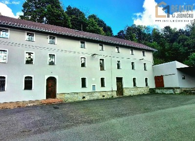 Prodej skladového prostoru 896 m²