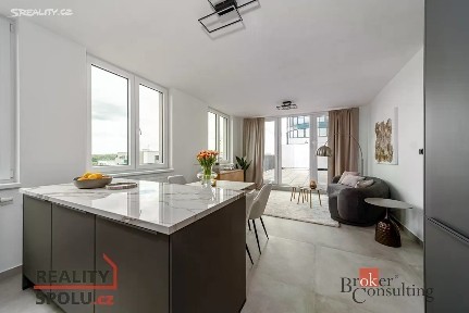 Prodej bytu 4+kk 190 m² Nepomucká, Plzeň - Černice