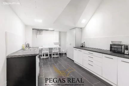 Pronájem kanceláře 215 m² Milady Horákové, Brno - Černá Pole