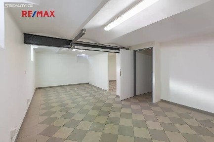 Pronájem komerční nemovitosti 70 m² 9. května, Roudnice nad Labem - Podlusky