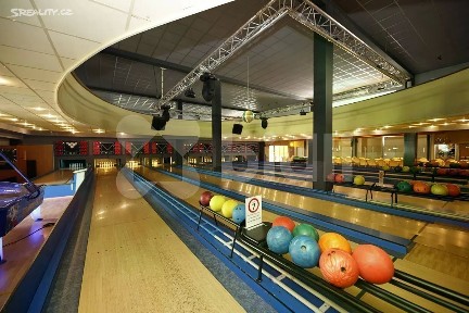 Prodej obchodního prostoru 2500 m² Mrštíkova, Hradec Králové - Nový Hradec Králové