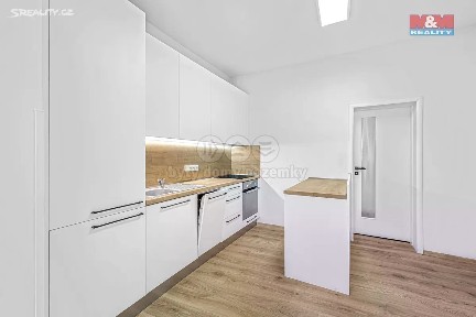 Hradec Králové, Pražská třída