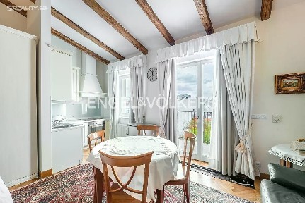 Pronájem bytu 1+kk 38 m² Italská, Praha - Vinohrady