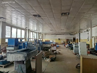Pronájem výrobní haly, prostoru 918 m²