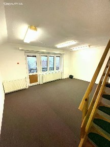 Pronájem bytu 6 pokojů a více 120 m² Pod průsekem, Praha - Hostivař