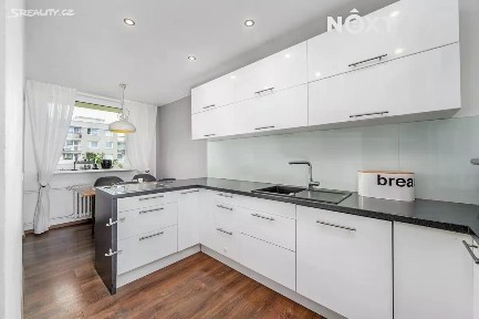 Prodej bytu 3+1 81 m² Pod Tvrzí, Odolena Voda