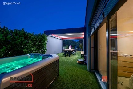 Plzeň, Plzeň-město, Doudlevce, Heyrovského, 25