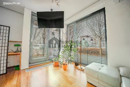 Pronájem bytu 1+kk 47 m² K Sídlišti, Praha