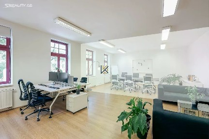 Praha, Praha 7, Holešovice, Komunardů, 30