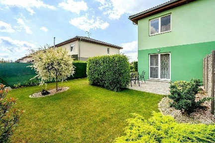 Polerady, Praha-východ