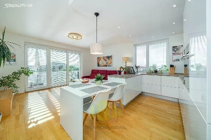 Prodej bytu 3+kk 78 m² Topolová, Olomouc - Slavonín