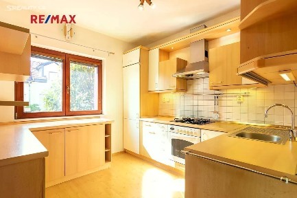 Pronájem rodinného domu 110 m², pozemek 190 m² Na Božkovně, Praha - Újezd nad Lesy