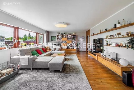 Praha, Praha 5, Smíchov, U Dívčích hradů, 24