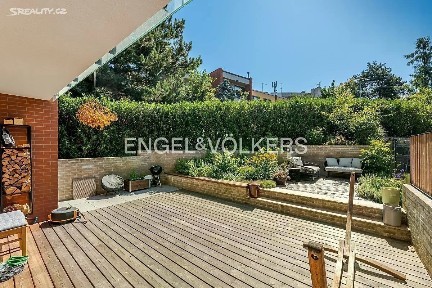 Pronájem rodinného domu 121 m², pozemek 388 m² Janákova, Praha - Dejvice