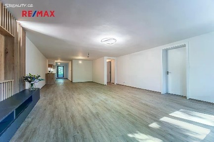 Prodej bytu 3+kk 112 m² Pod Lesíkem, Praha - Dolní Měcholupy