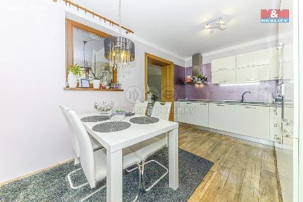 Prodej bytu 5+1 149 m² Dobrošovská, Praha - Horní Počernice