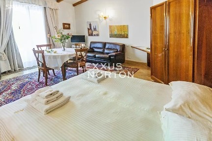 Pronájem bytu 1+kk 38 m² Italská, Praha - Vinohrady