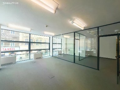 Pronájem kanceláře 226 m² Štefánikova, Praha - Smíchov
