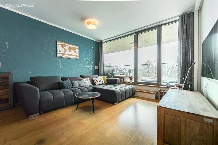 Prodej bytu 3+kk 65 m² Mezitraťová, Praha - Hrdlořezy