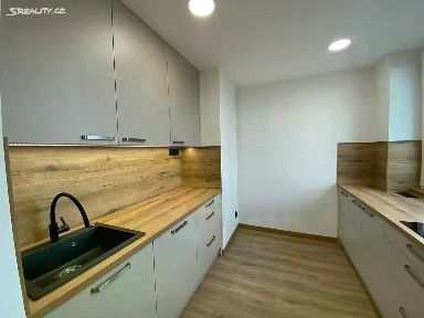 Ostrava, Ostrava-město, Zábřeh, Středoškolská, 8