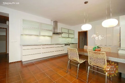 Pronájem bytu 6 pokojů a více 293 m² Psohlavců, Praha - Braník