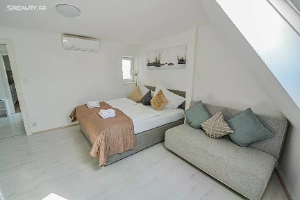 Prodej bytu 2+1 55 m² Školská, Praha - Nové Město