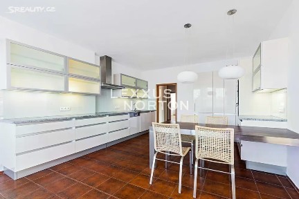 Pronájem bytu 6 pokojů a více 290 m² Psohlavců, Praha - Braník