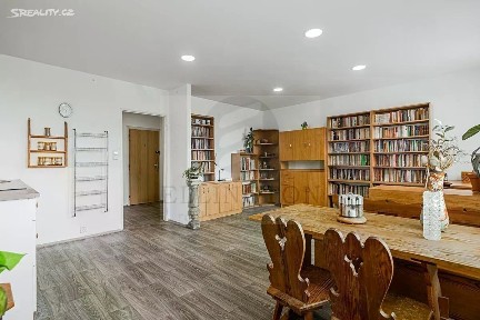 Prodej bytu 1+kk 38 m² Bryksova, Praha - Černý Most