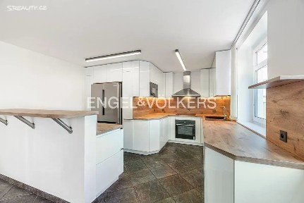 Pronájem rodinného domu 360 m², pozemek 650 m² Tlumačovská, Praha - Stodůlky