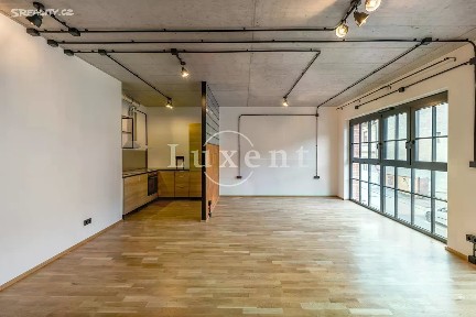 Pronájem bytu 1+kk 50 m² Pechlátova, Praha - Praha 5