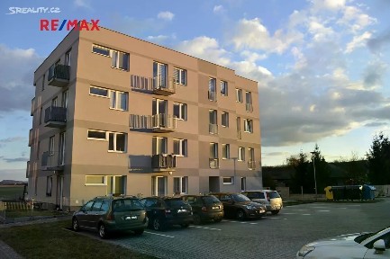 Prodej bytu 1+kk 37 m² Za Cukrovarem, Cerhenice
