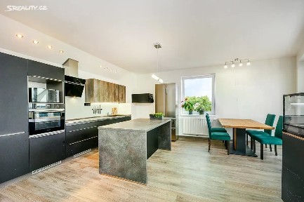 Prodej bytu 3+kk 80 m² V Zahrádkách, Plzeň - Doubravka