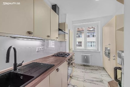 Prodej bytu 3+1 83 m² Kafkova, Praha - Dejvice