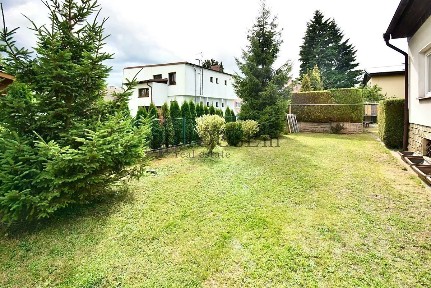 Pronájem rodinného domu 80 m², pozemek 618 m² Ve žlíbku, Praha - Horní Počernice