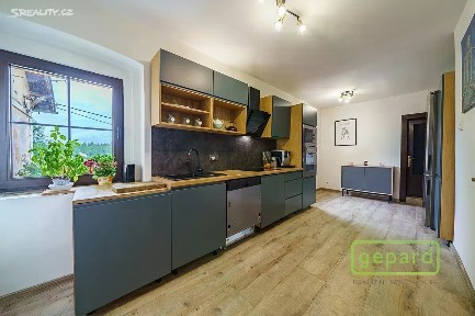 Prodej bytu 3+1 130 m² Pražská silnice, Karlovy Vary