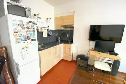 Prodej bytu 1+kk 28 m² Charkovská, Praha - Vršovice