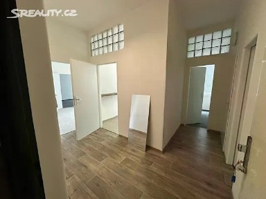 Pronájem kanceláře 70 m² Veverkova, Hradec Králové - Pražské Předměstí