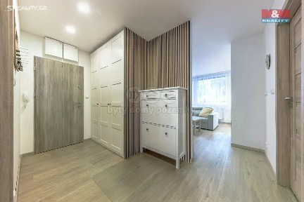 Praha, Praha 9, Prosek, Veltruská, 5