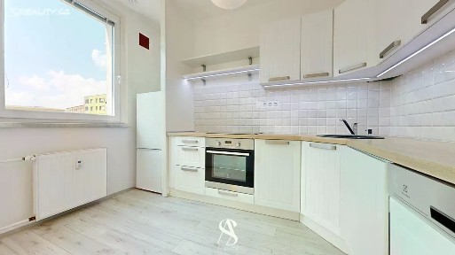 Pronájem bytu 2+1 43 m² Trnkova, Olomouc - Nové Sady